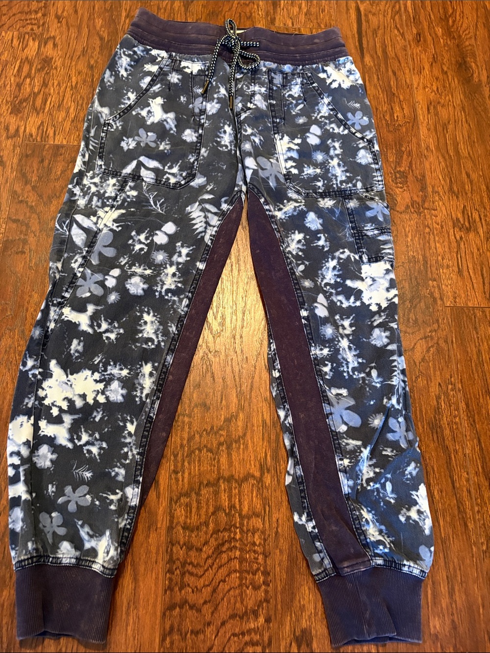 Anthropologie The Nomad floral joggers